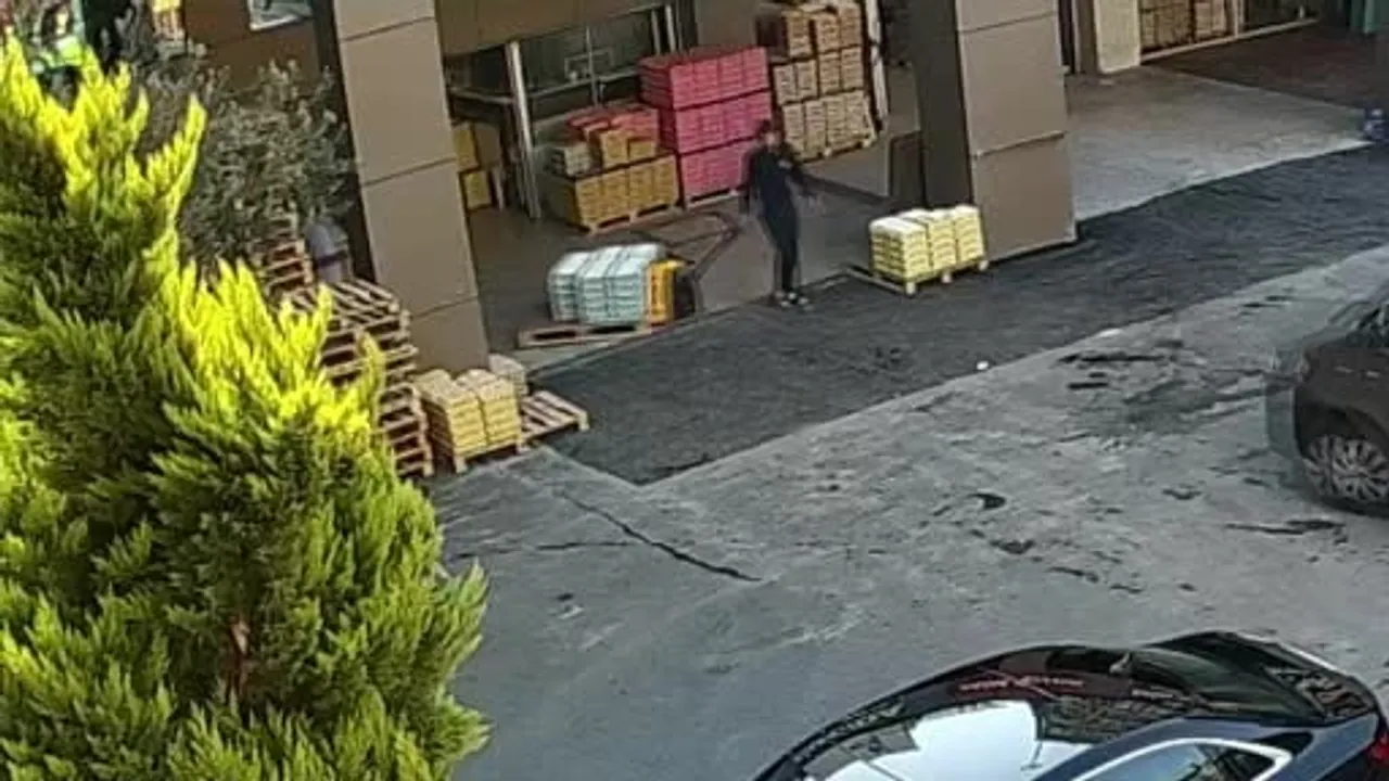 avm otoparkında sinyal kesiciyle kilit engellenip 200 bin lira çalındı