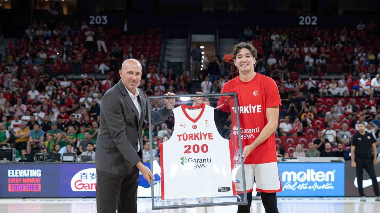 Ay-yıldızlılar savunmayla öne çıktı, Litvanya'yı 94-66 ile geçti