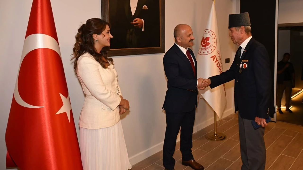 Aydın'da 30 ağustos resepsiyonuyla birlik mesajı
