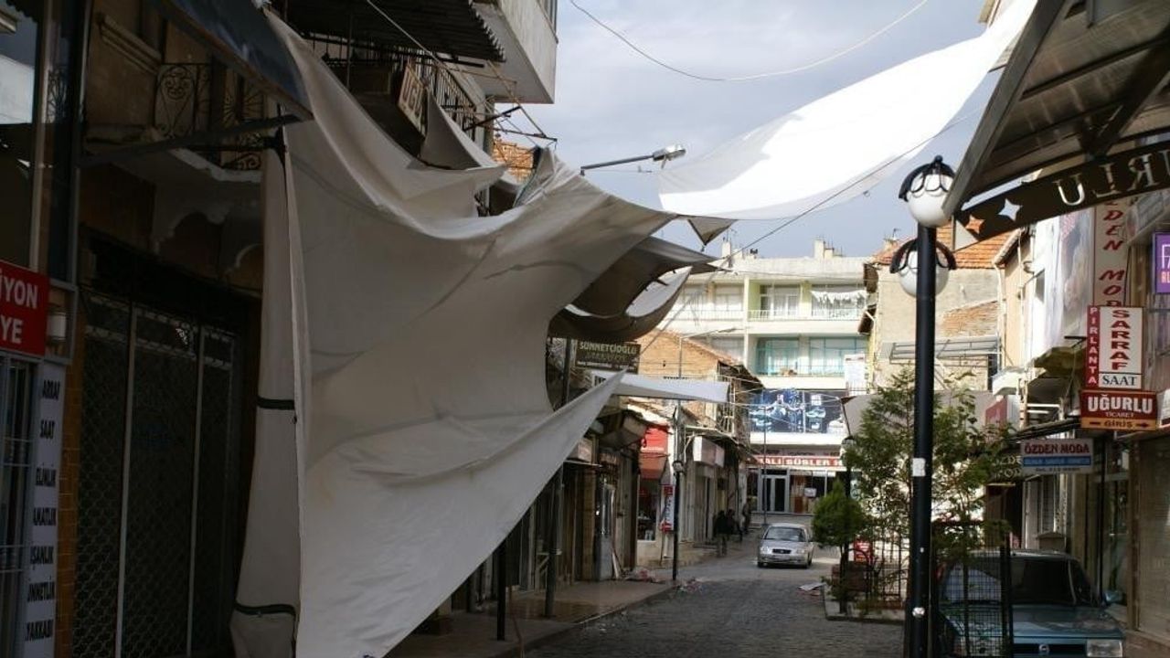 Aydın'da sıcak hava dalgası öğleden sonra rüzgarla sertleşecek