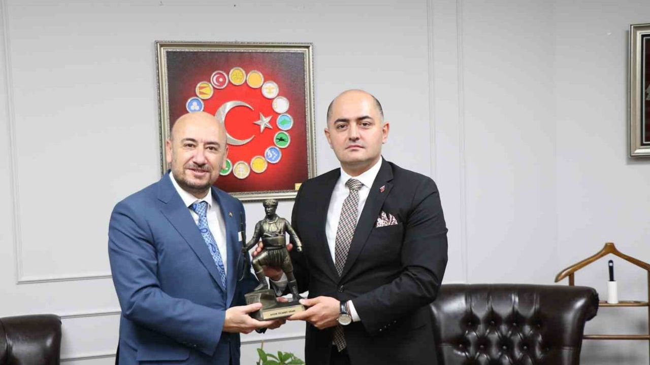 Aydın'ın simgeleri yeni başsavcıya takdim edildi