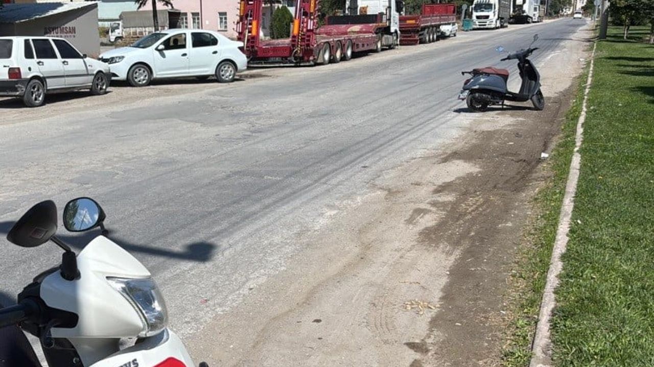 Ayvalı caddesi'nde çarpışan motosiklet sürücüsü hastaneye kaldırıldı
