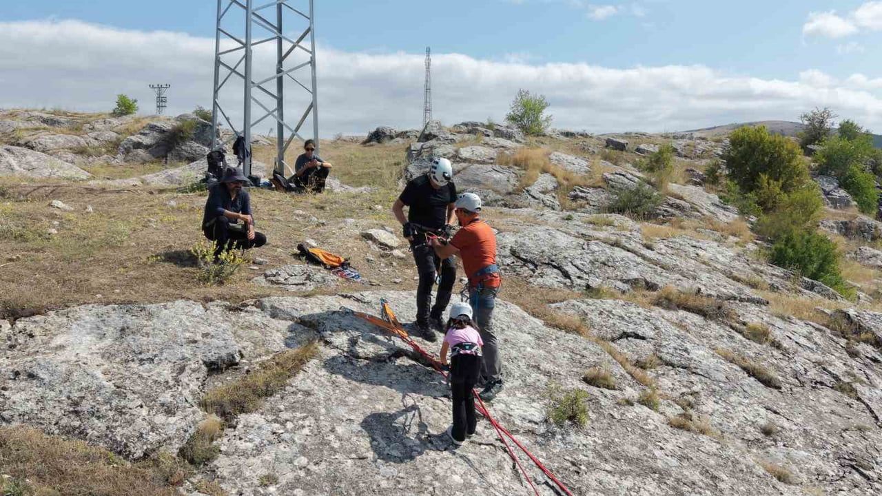 Babasıyla ipte güvenini kazanan 7 yaşındaki Deniz