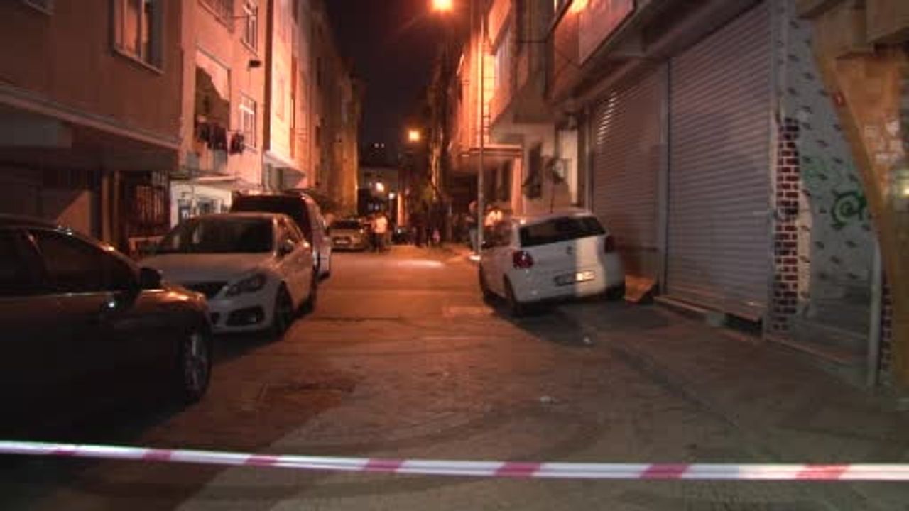 Bağcılar'da komşu kavgası bıçaklama ve rastgele ateş sonucu 4 yaralı