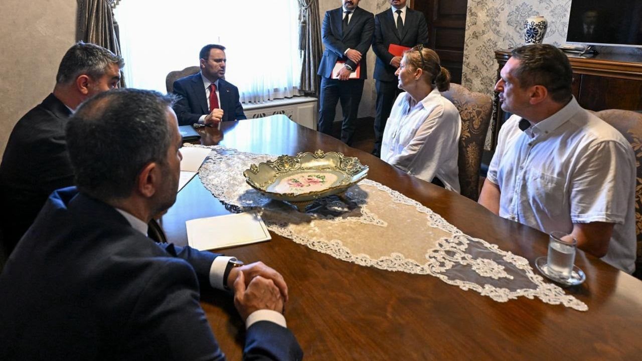 Bakan Gürlek, Emir Yuşa'nın ailesiyle buluştu: dosya yeniden inceleniyor