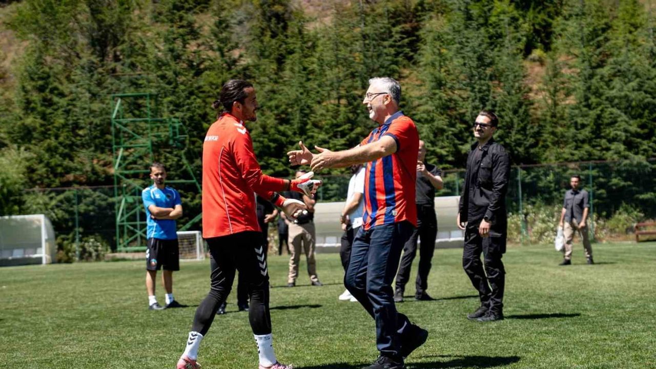 Bakan Işıkhan'dan Mardin 1969 Spor'a Bolu kampında destek ziyareti
