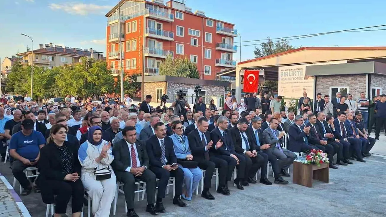 Bakan Mehmet Fatih Kacır: 25 yılda hizmet, yolsuzlukla mücadele vurgusu