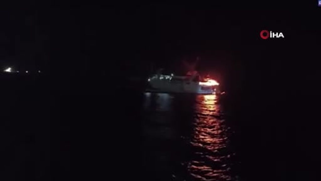 Bali'den kalkan yolcu feribotu Lombok açıklarında alev aldı: 1 ölü, 172 kurtarıldı