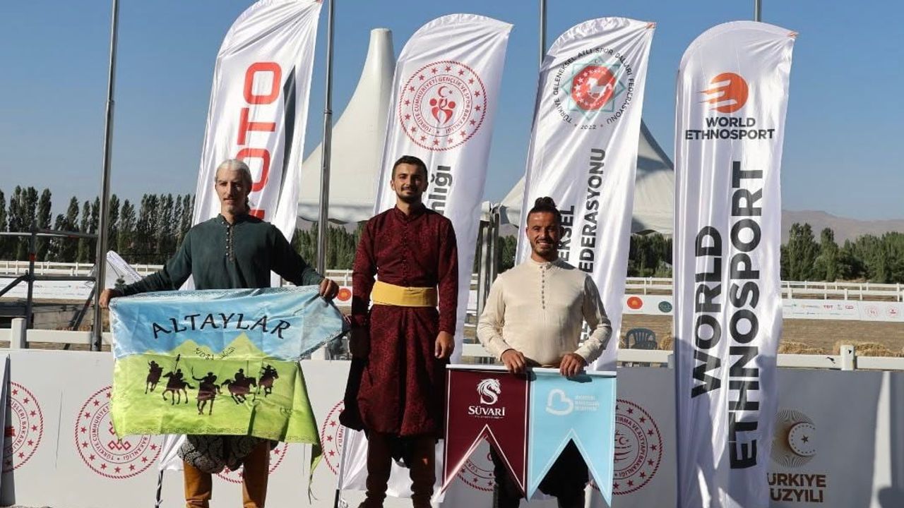 balıkesir büyükşehir atlı okçulukta malazgirt'ten üç dereceyle döndü