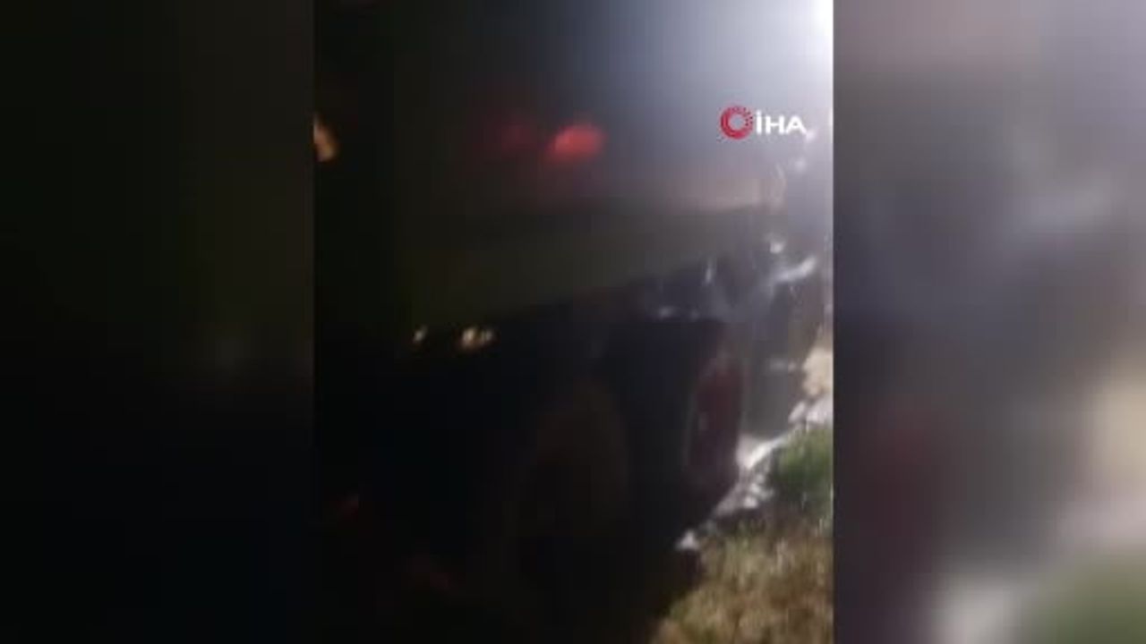 balya makinesinin kıvılcımı anız yangınına dönüştü