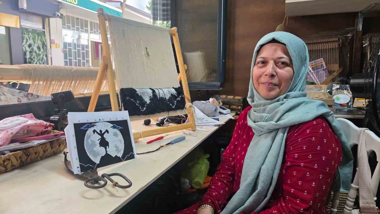 Bandırma'da ilmek ilmek sürdürülüyor: halı geleneği gençlerle buluşuyor