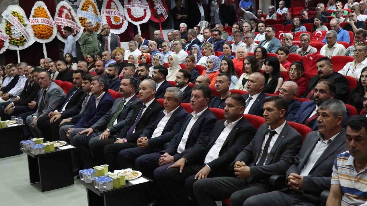 Bandırma MHP ilçe başkanlığında yeni dönem: Harun Algül görevi devraldı