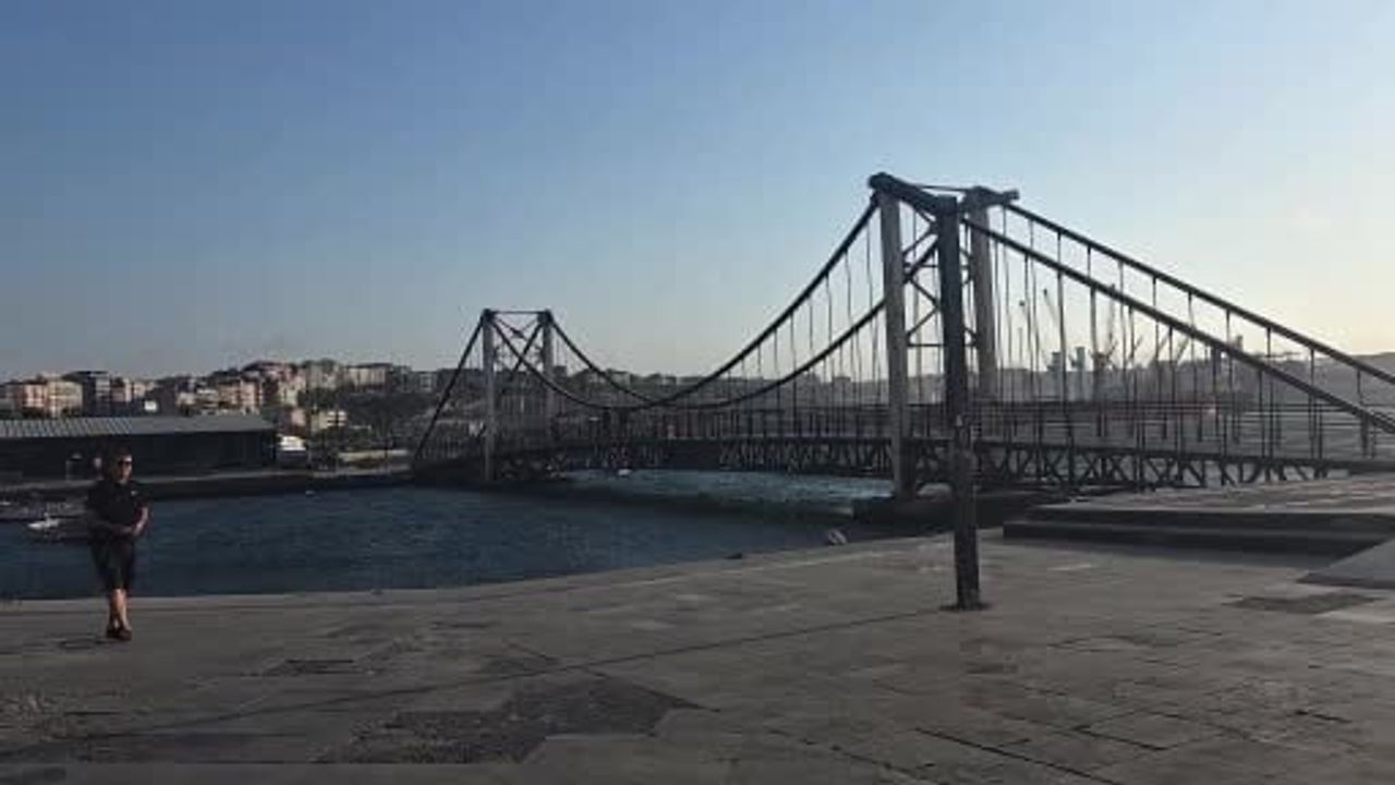 bandırma sahilinde fırtına etkisini artırdı