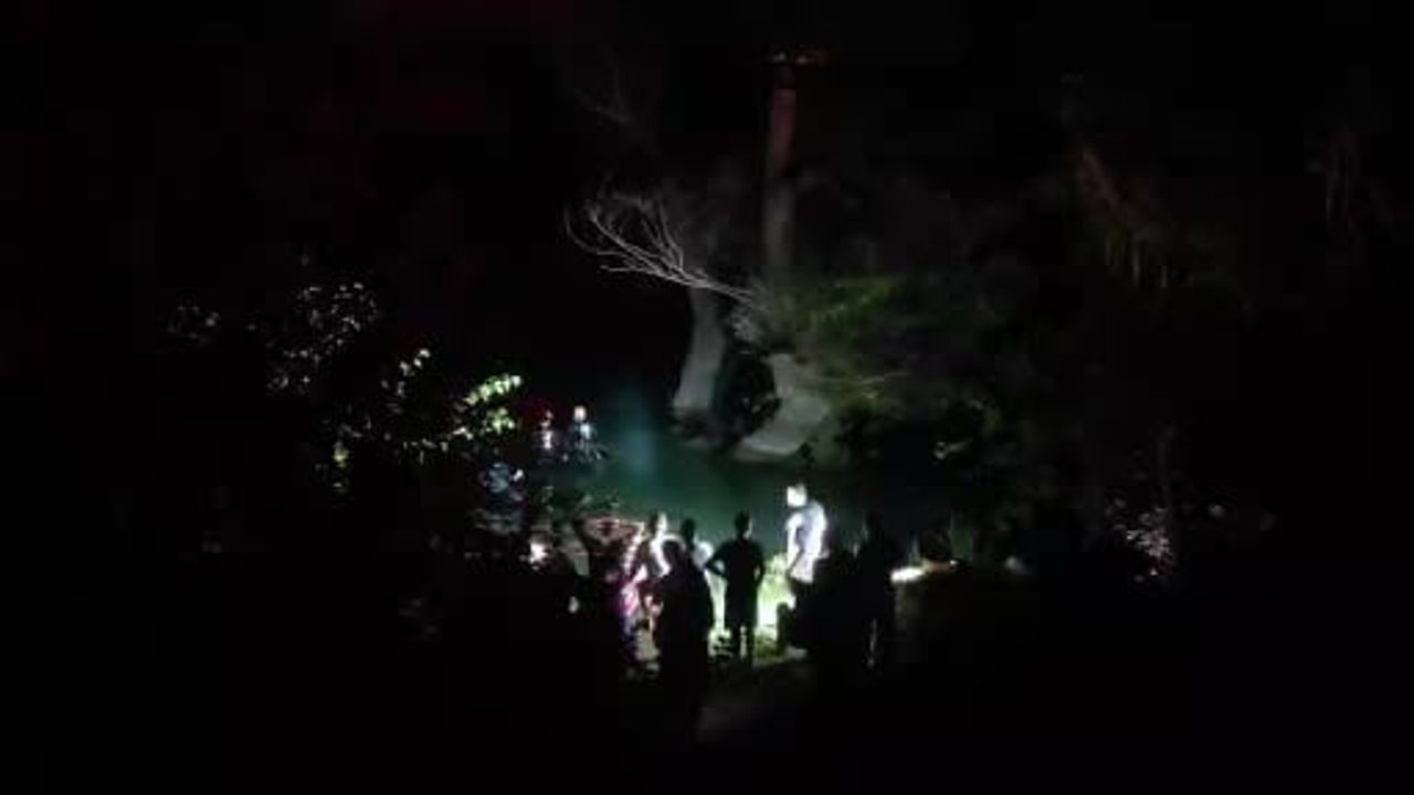Baraj kapakları açılınca adacıkta mahsur kaldılar: Manavgat'ta 6 kişi kurtarıldı