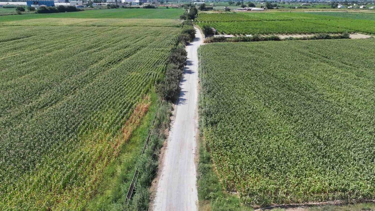 Barbaros'ta kırsal bağlantılar yenileniyor: 7 kilometre emülsiyonlu soğuk asfalt