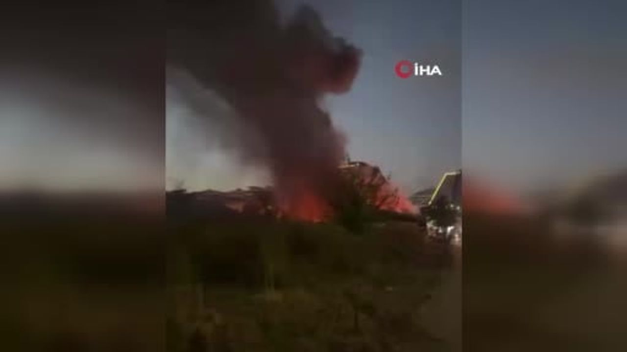 Başakşehir Aymakoop sanayi sitesi'nde dumanlar yükseldi; itfaiye müdahalesi sürüyor