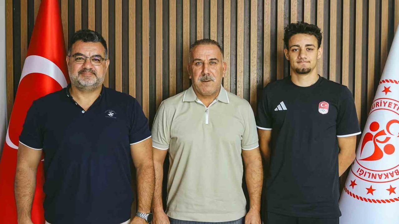 Başarıyı Aydın'a taşıyan Koray Uygun il müdürünü ziyaret etti