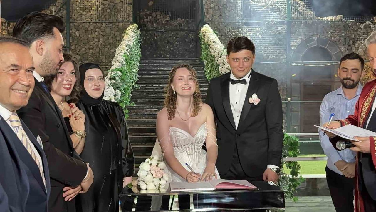 Başeğmez ailesinde evlilik coşkusu
