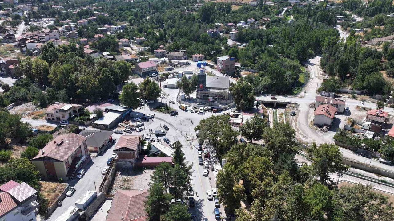 Başkan Er Çırmıktı'da projelerin ilerleyişini yerinde değerlendirdi