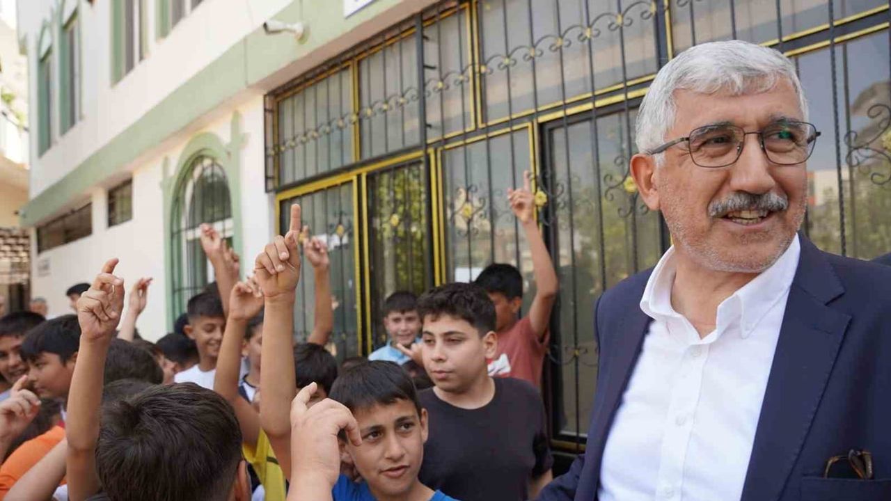 Başkan Hallaç Muhammediye Camii'nde miniklerle gönül köprüsü kurdu