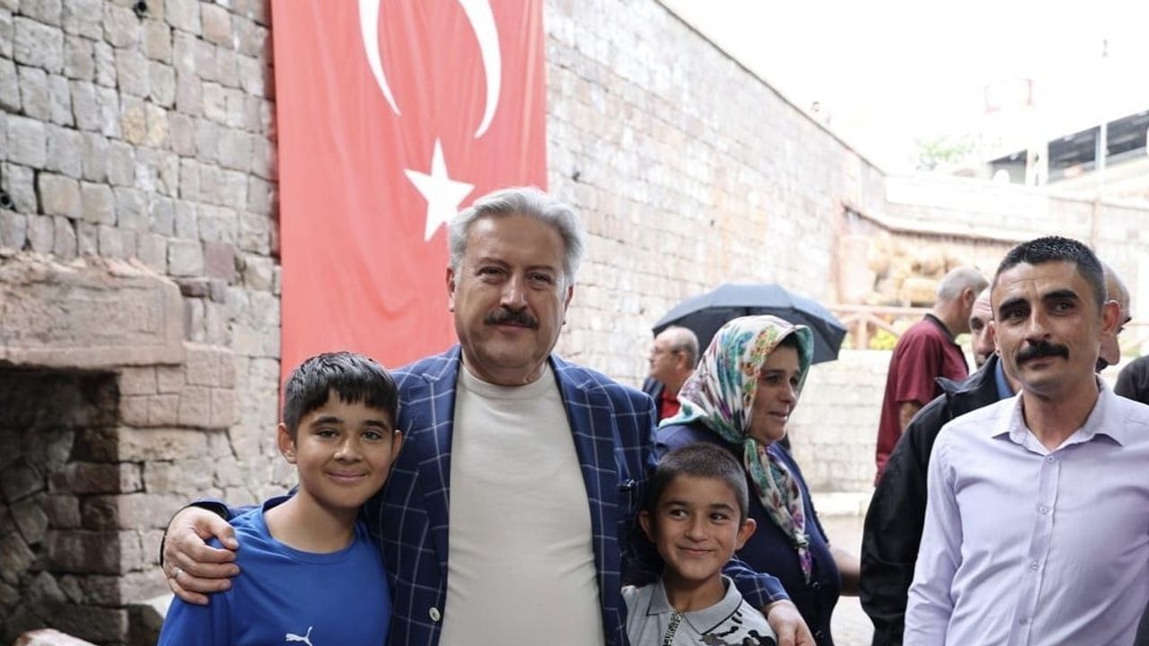 Başkan Palancıoğlu Ağırnas pilav şenliğinde vatandaşlarla buluştu