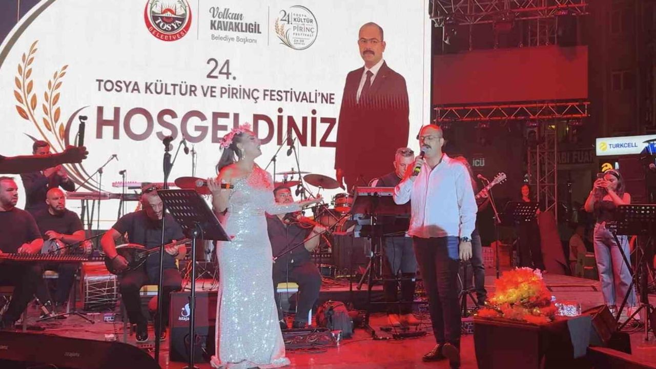 Başkan sahnede: Tosya gecesi 'Akşam Güneşi'yle coştu