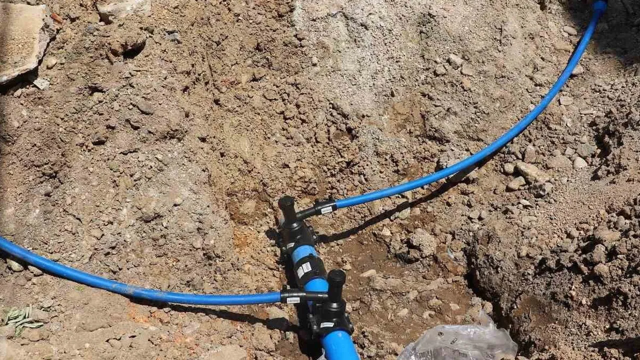 Batı Ayrancı'da 25 yıllık içme suyu şebekesi HDPE borularla yenileniyor