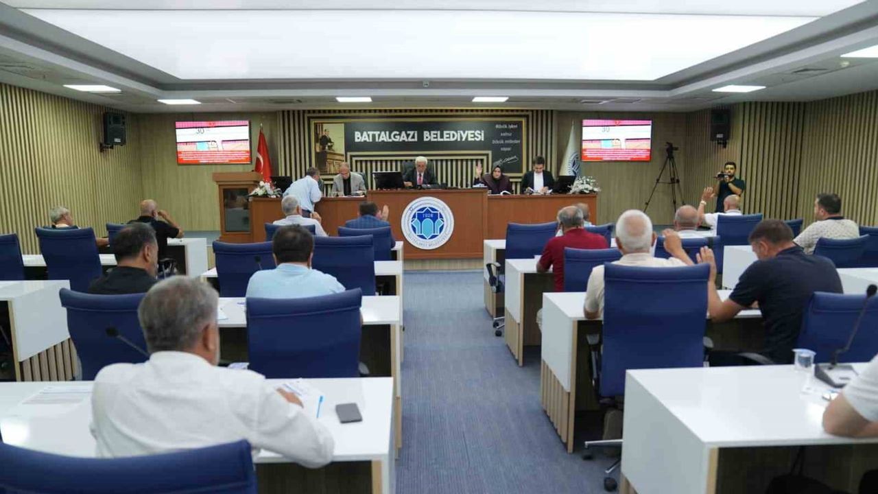 Battalgazi’de sokak sokak ulaşım konforuna yönelik kapsamlı yol çalışması