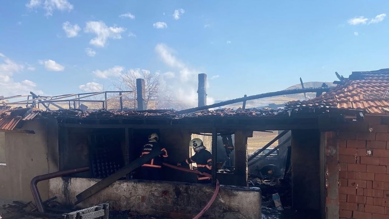 Bayanpınar'da çıkan yangın tek evi kullanılamaz bıraktı