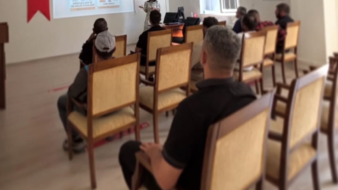 Bayburt DSM'de bağımlılıkla mücadeleye yönelik farkındalık semineri