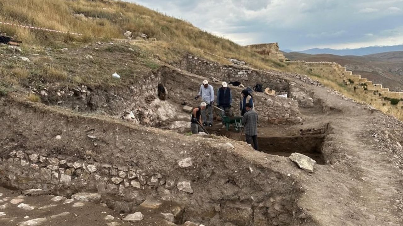 Bayburt kalesi: İlk Tunç Çağı'na uzanan yerleşim izleri gün yüzüne çıktı