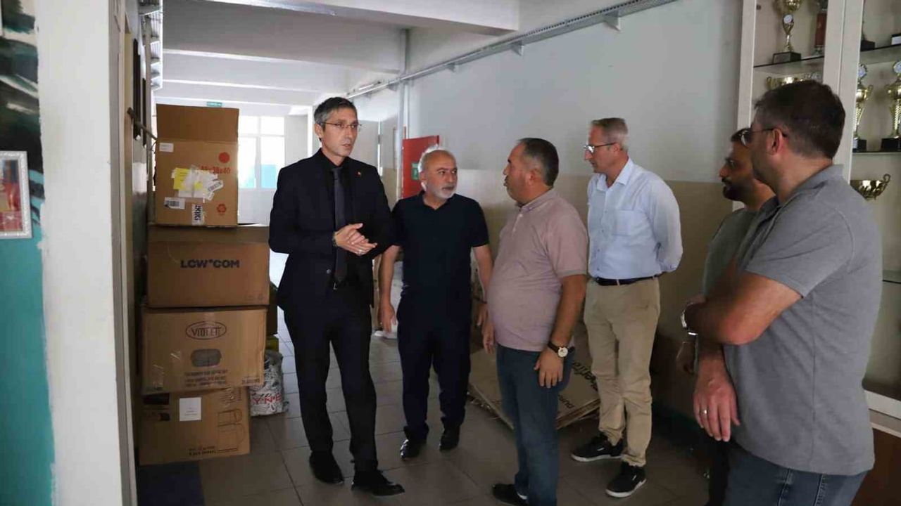 Bayburt'ta altı okul yeni binalarında eğitime başladı