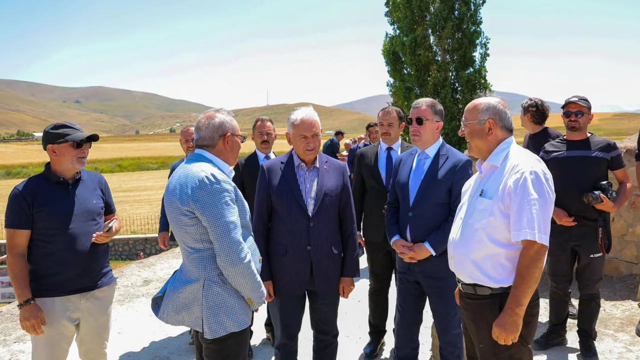 Bayburt'ta etnografya mirasına dikkat çeken Binali Yıldırım ziyareti