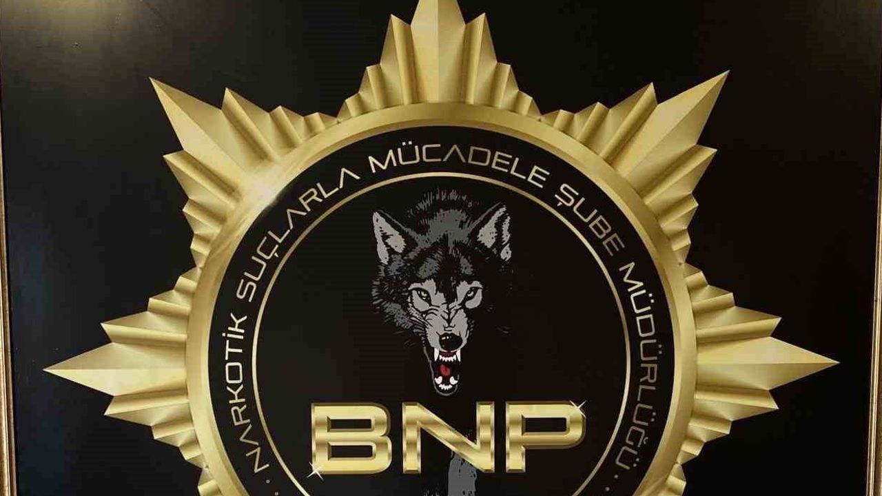 Bayburt'ta narkotik operasyonu: 64 parça halinde 445 gram metamfetamin ele geçirildi