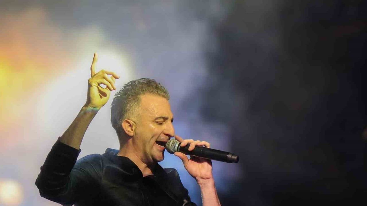 Began Çağlav'ın kaçma single'ı çocukluğu ve savaşı sorguluyor