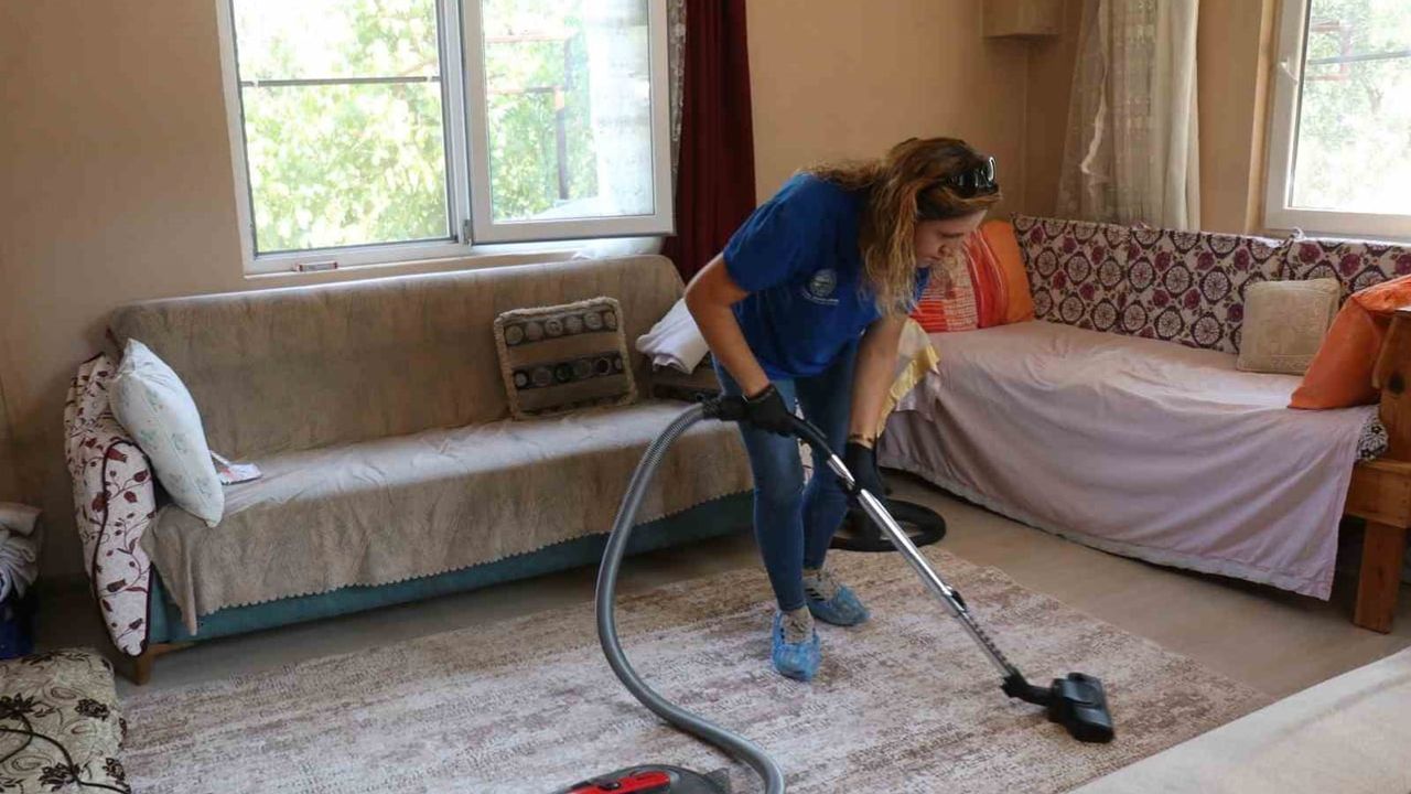 belediyen yanında ekipleri evde bakım ve kişisel hizmetleri sürdürüyor