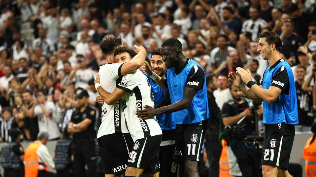 Beşiktaş 6 gollü galibiyetle 6 sezonluk arayı sonlandırdı