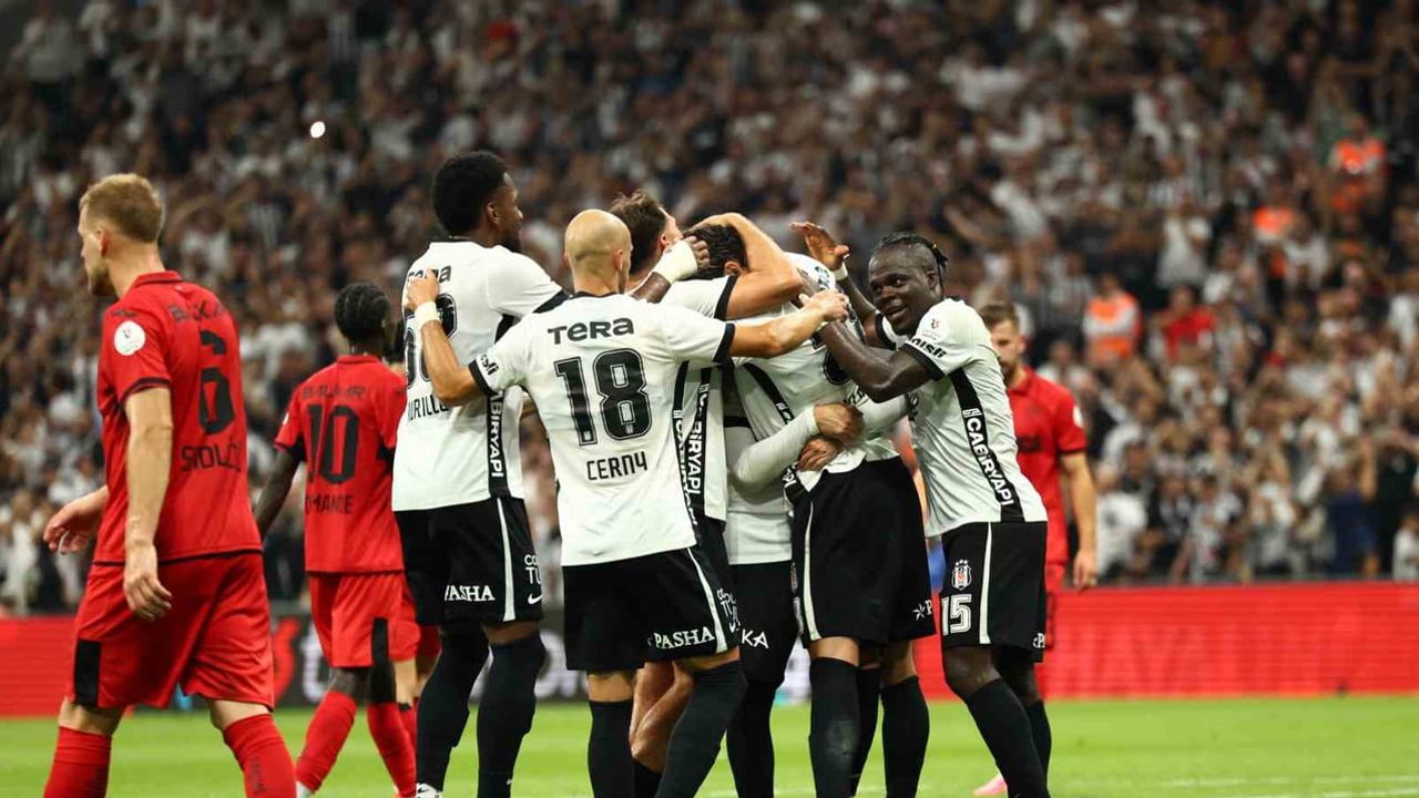Beşiktaş devrede: ilk yarı 2-0 üstünlük