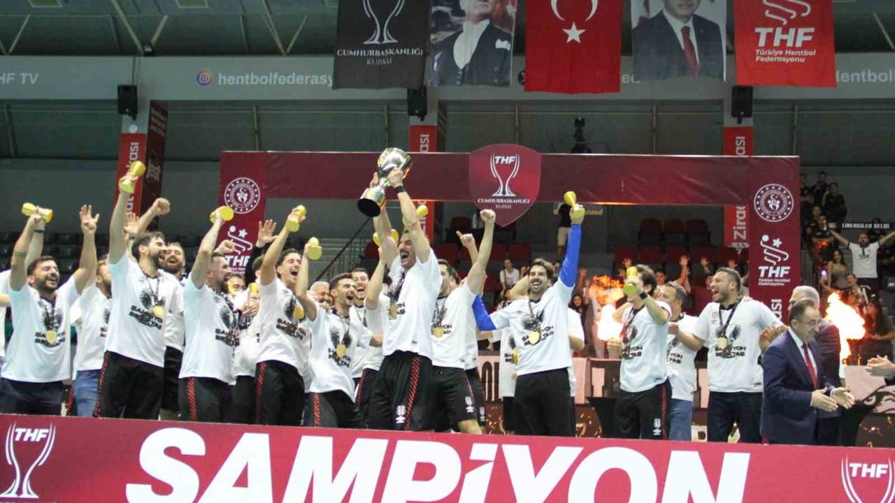 Beşiktaş Nilüfer'i mağlup edip Cumhurbaşkanlığı Kupası'na uzandı