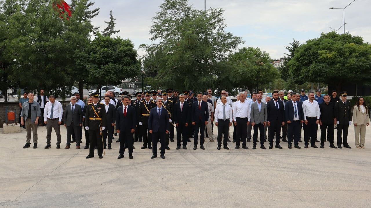 Besni'de 30 ağustos zaferi düzenlenen törenle kutlandı