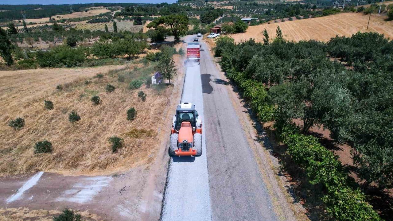 Beyce güzergahtında ikinci kat sathi kaplama ile yol konforu yükseliyor