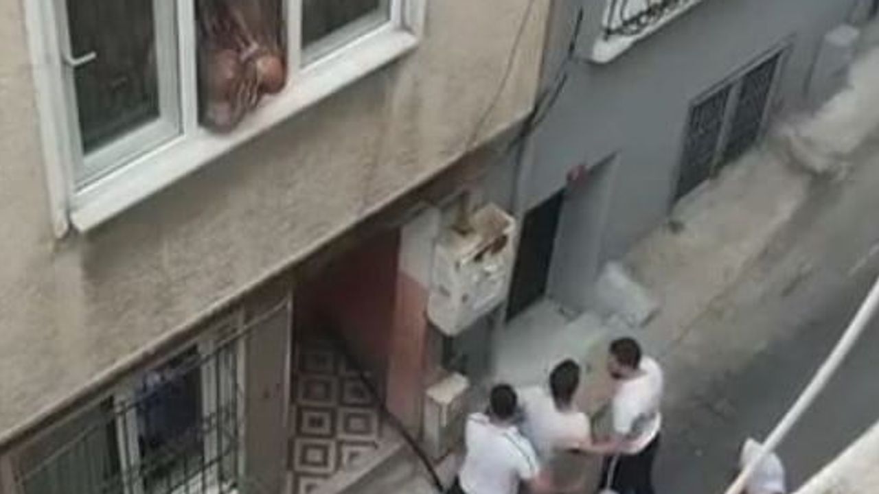 Beyoğlu'nda berberde başlayan ücret tartışması cam kırmayla sonuçlandı