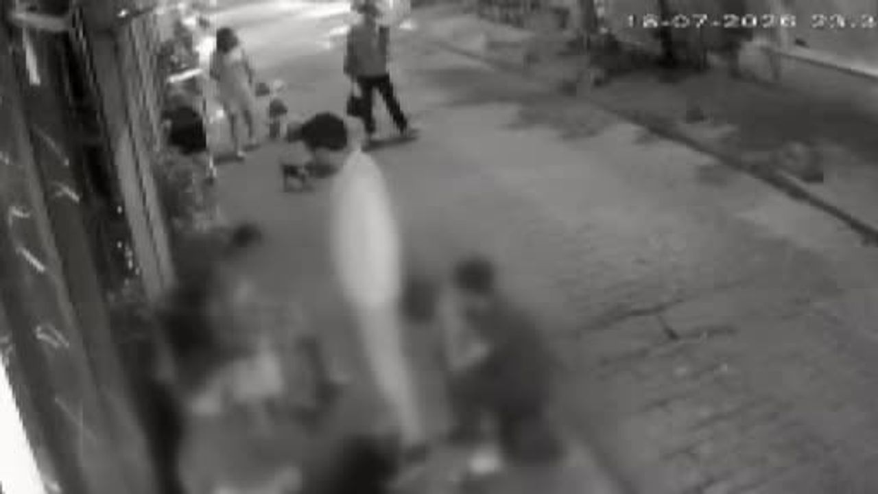 beyoğlu'nda köpeğini tut tartışması bıçaklı kavgaya dönüştü