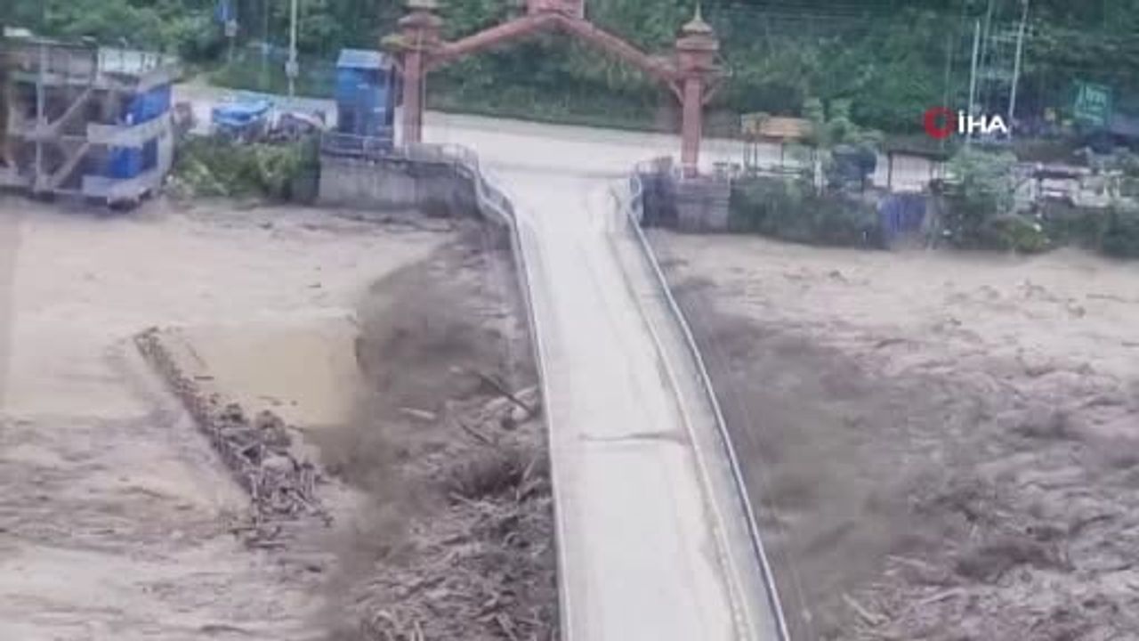 Bhotekoshi taşkını hayatı durdurdu: ölü sayısı 31'e yükseldi