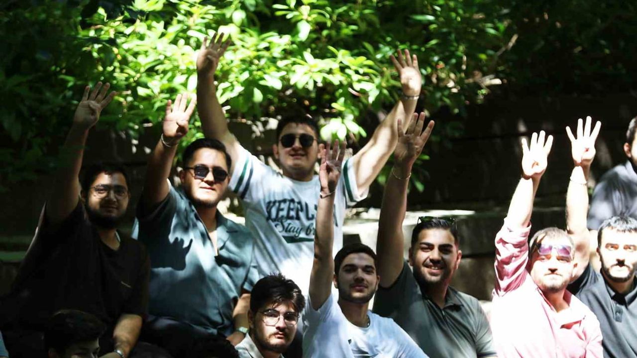 Bilal Erdoğan gençlerle Kocaeli'de insan hakları kampında bir araya geldi