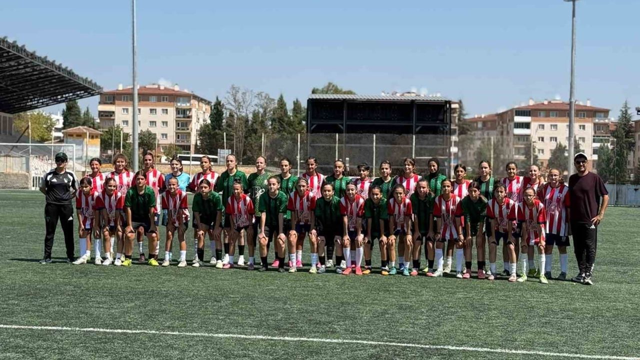 Bilecik Kolej hazırlık maçında moral buldu