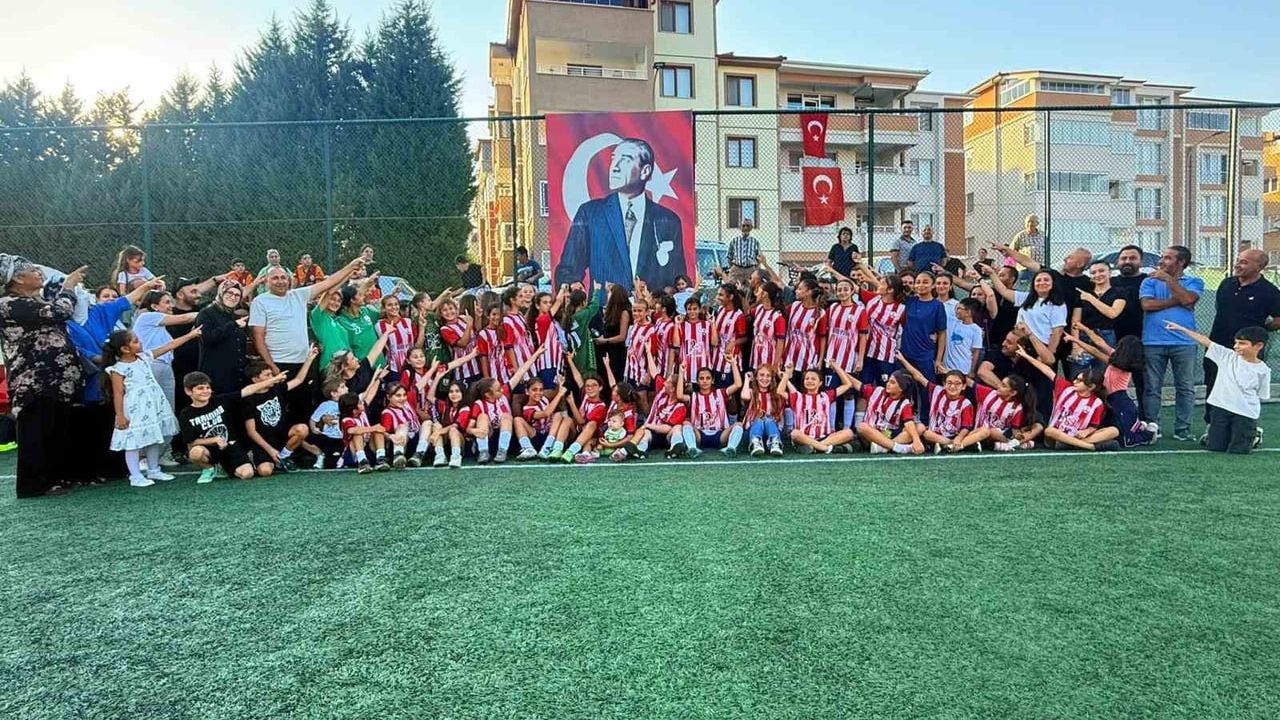 Bilecik Koleji U15'te farklı başladı