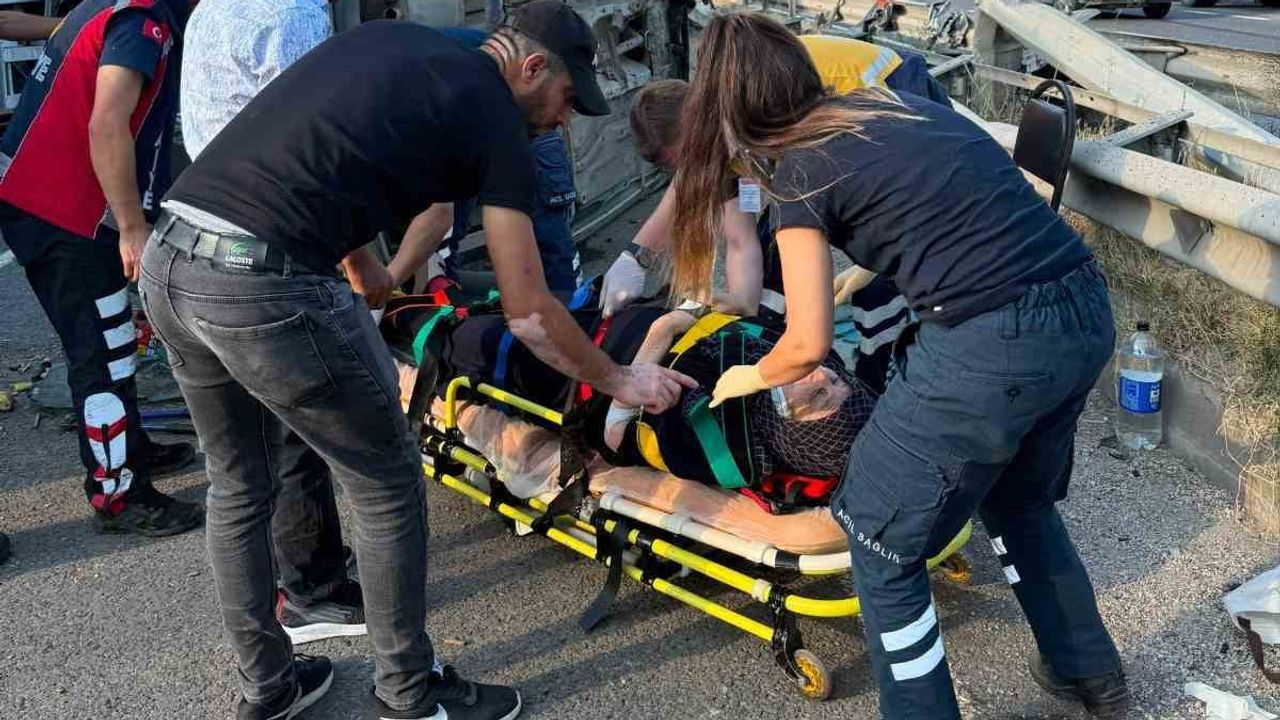 Bilecik’te D-650'de sürücü hakimiyetini kaybetti, üç kişi yaralandı