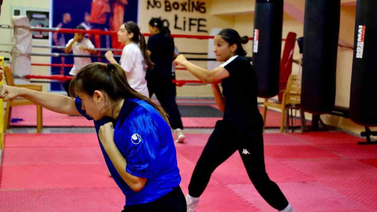 Bilecik'te yaz spor okullarında boksa ilgi arttı