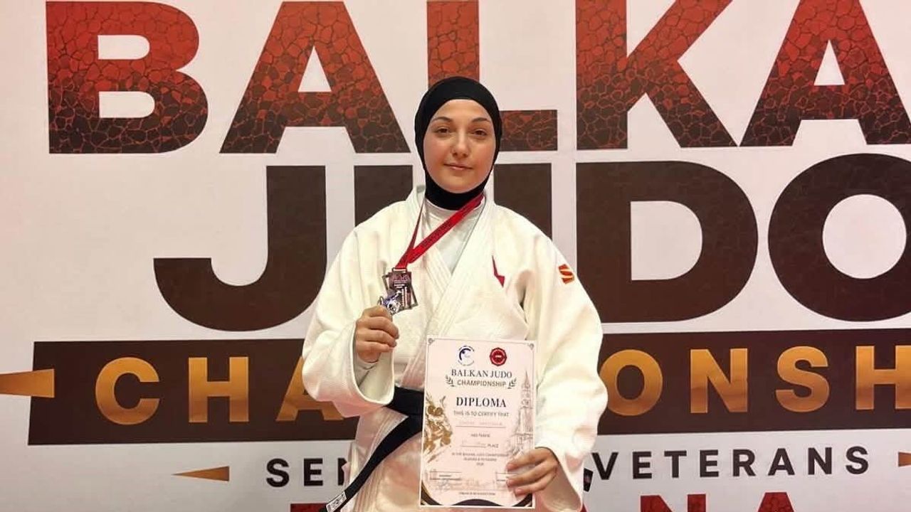 Bilecikli judocu Haticenur Göktaş Tiran'da bireysel ve takımda bronz kazandı